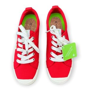 CARIUMA Red Canvas OCA LOW